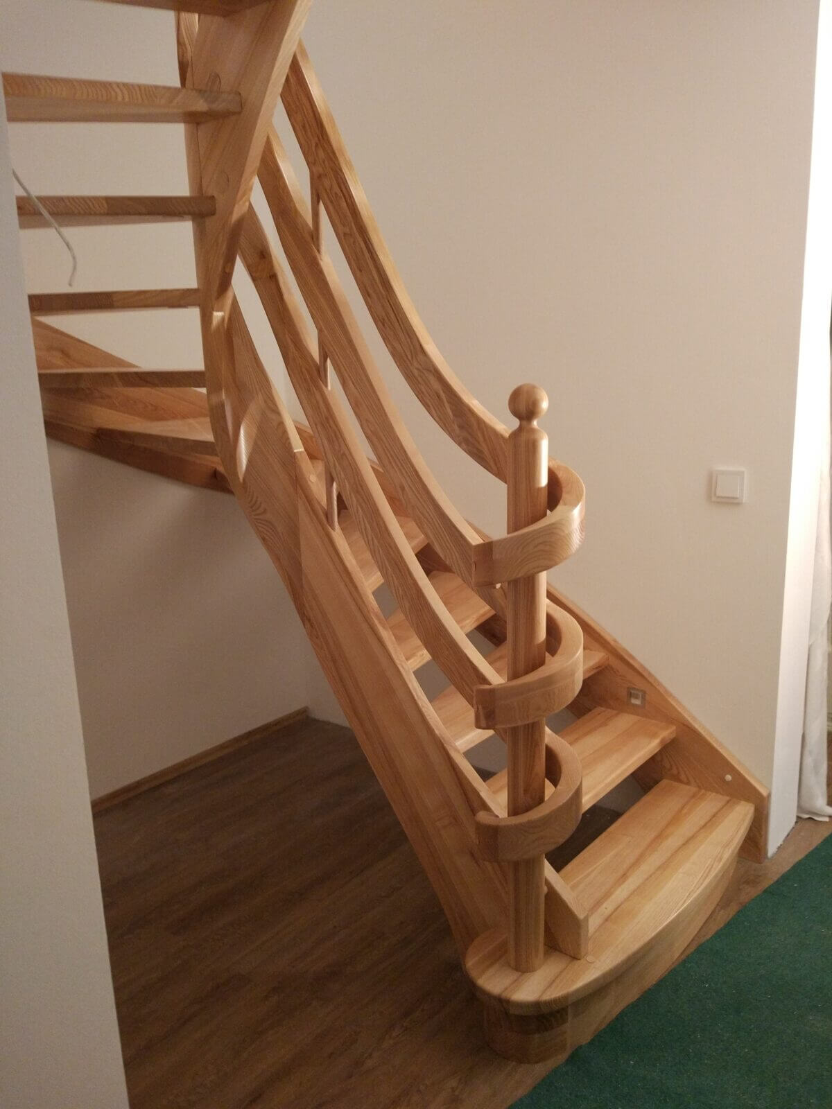 Massiv-holztreppen