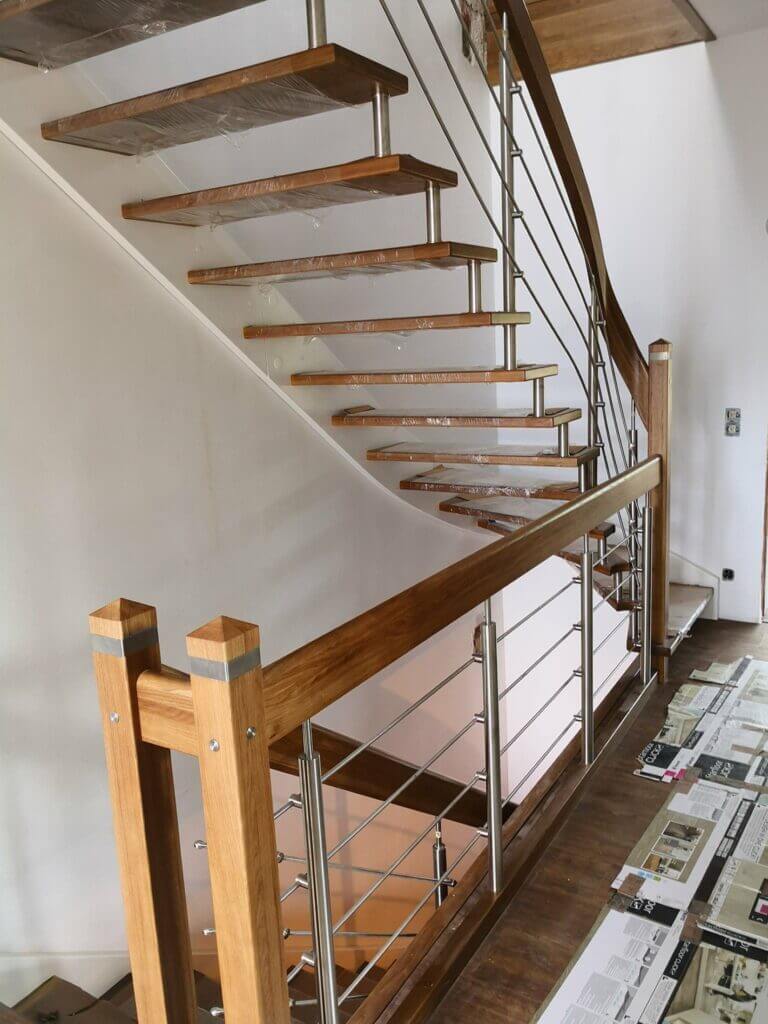 Massiv-holztreppen