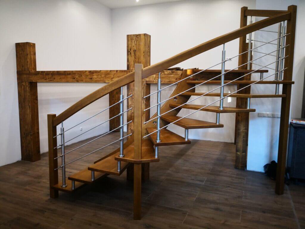 Massiv-holztreppen